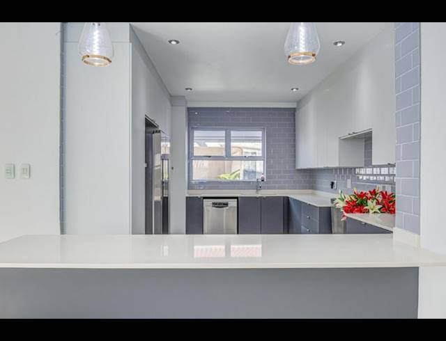 14 BEDROOM HOUSE FOR SALE IN BASSONIA